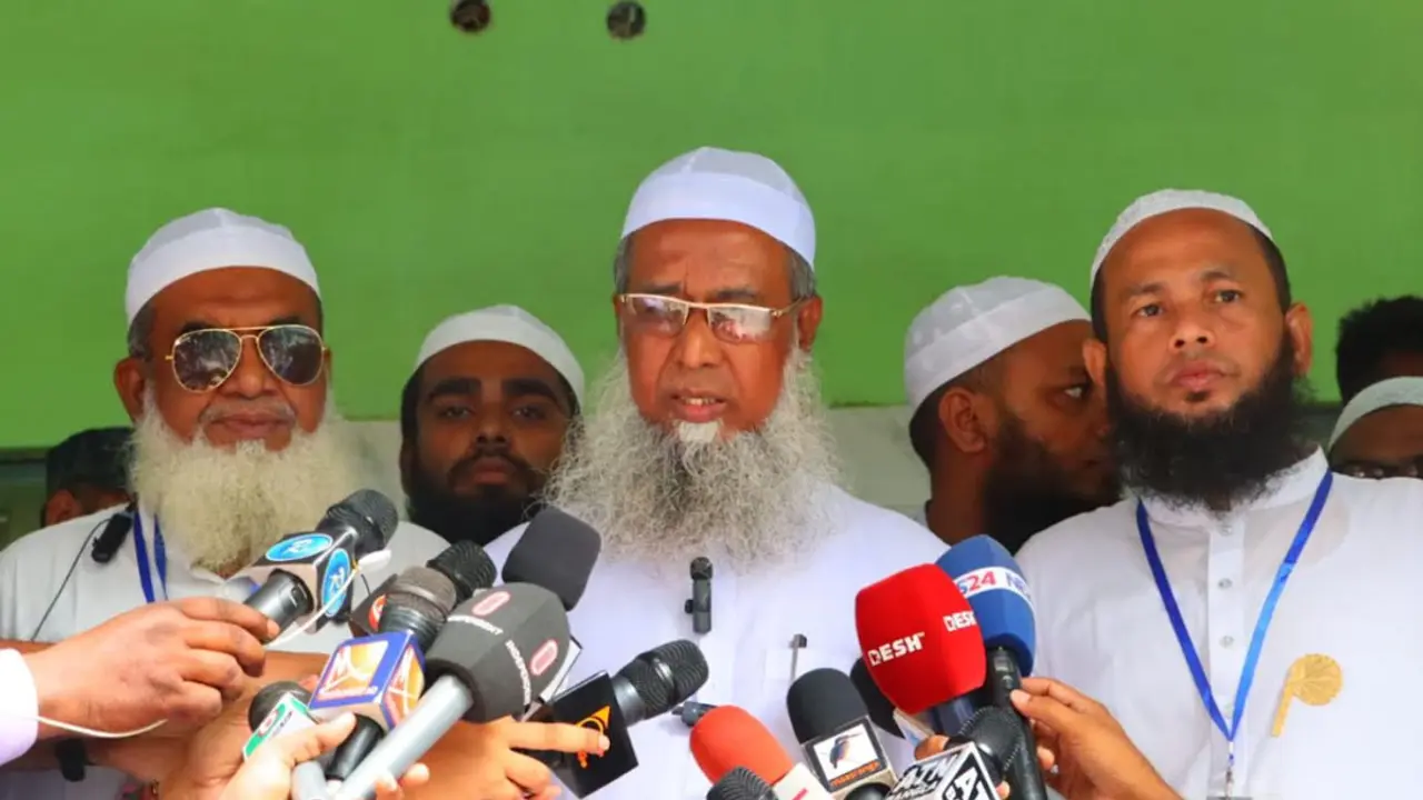 হাতপাখায় টিপ দিলে নৌকা আসছে : মেয়রপ্রার্থী আউয়াল