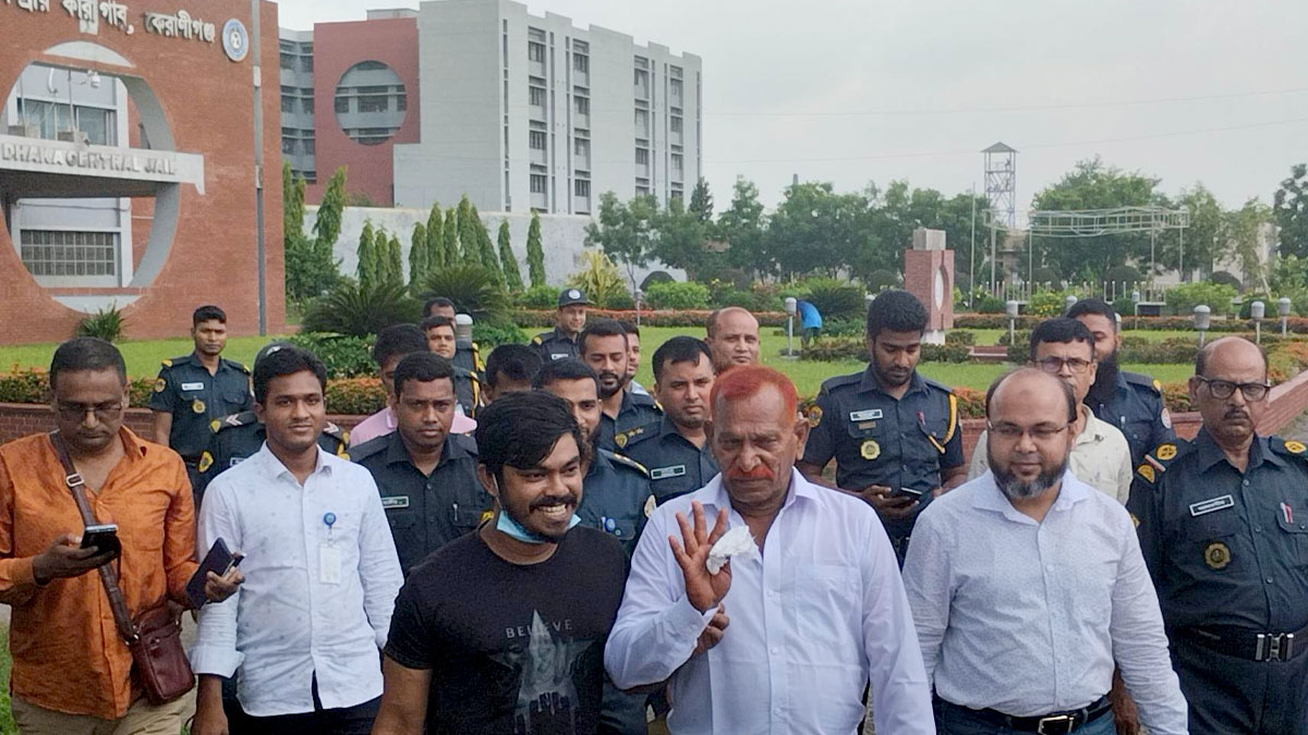 ৩২ বছর পর কারামুক্ত ‘জল্লাদ’ শাহজাহান