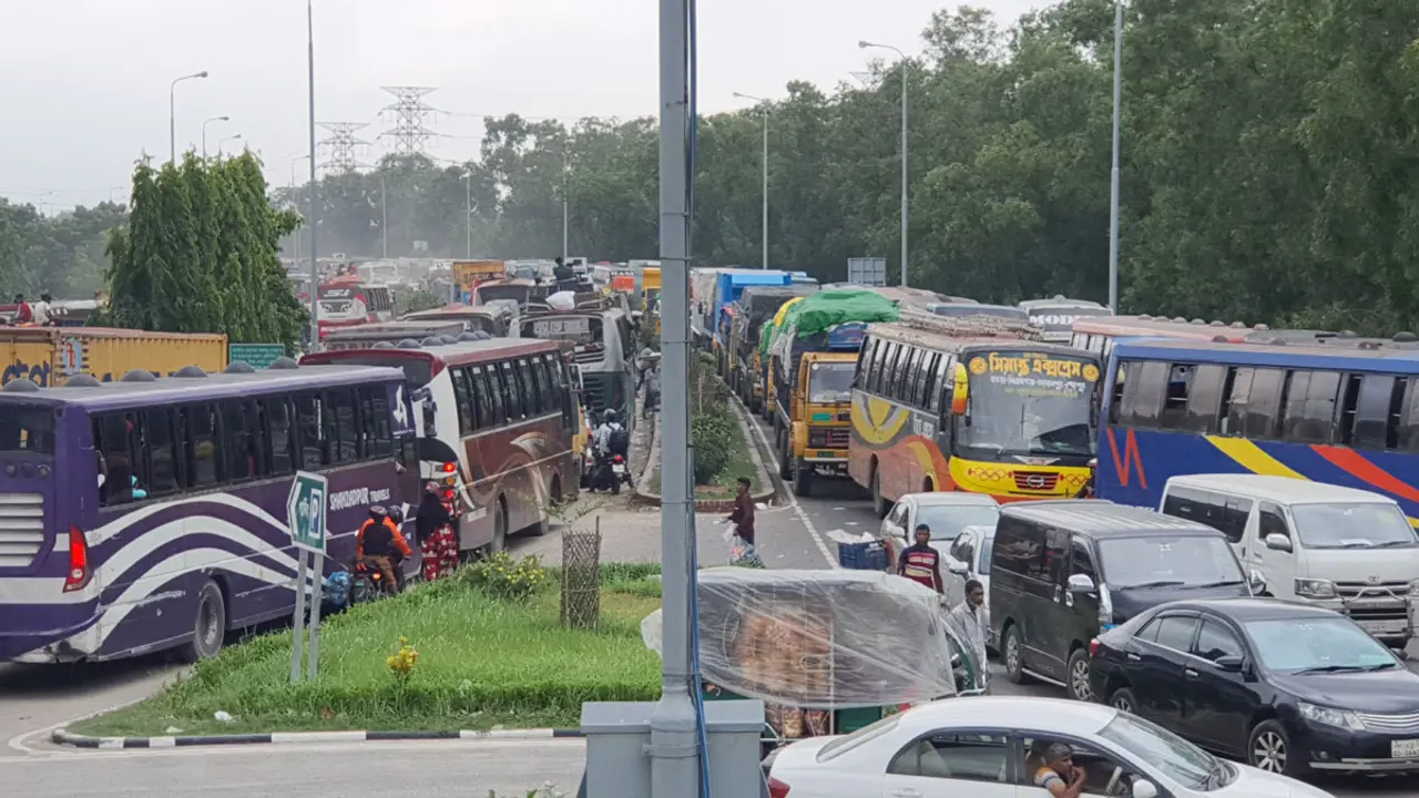 ঢাকা-টাঙ্গাইল মহাসড়কে যানবাহনের চাপ, নেই যানজট