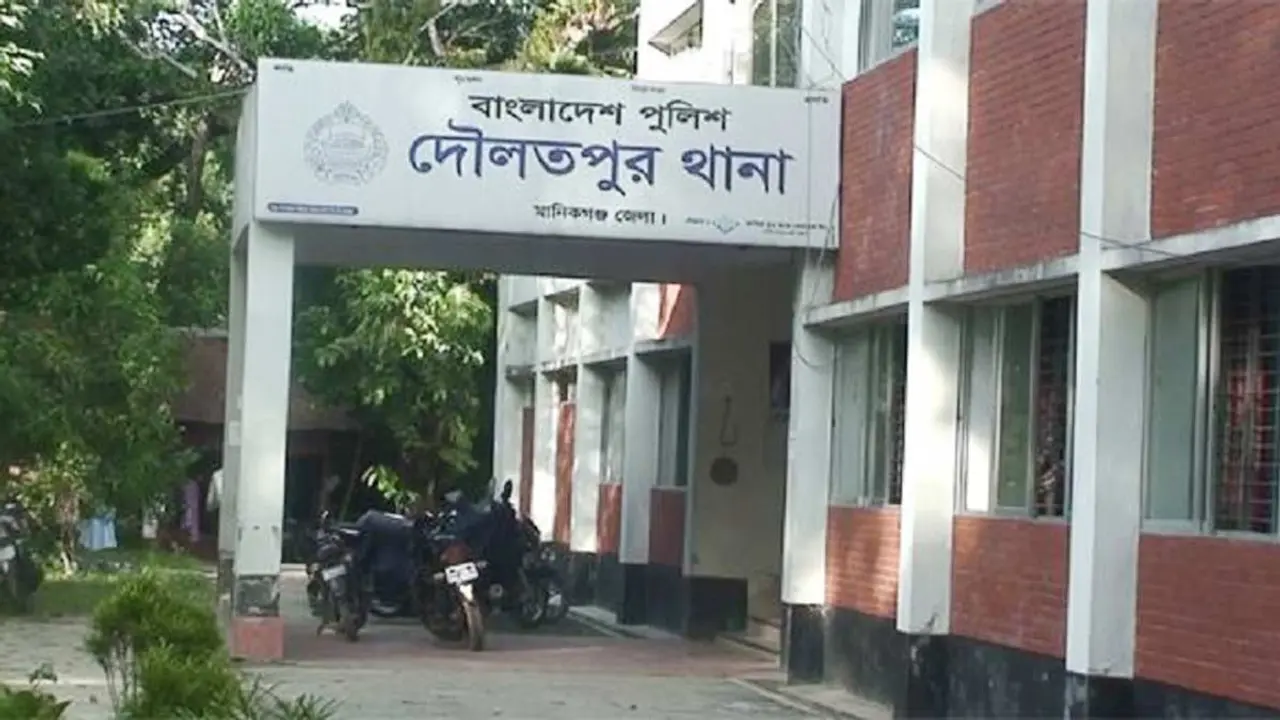 অস্ত্র খোয়ানো সেই পুলিশ সদস্য সাময়িক বরখাস্ত