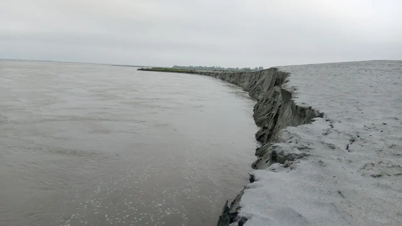 তিস্তার পানি কমে বিপৎসীমার নিচে, বাড়ছে ভাঙন