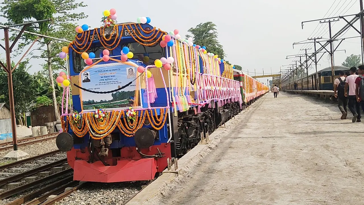 চিলাহাটি-ঢাকা রুটে নতুন ট্রেন, উচ্ছ্বাসে ভাটা নীলফামারীবাসীর