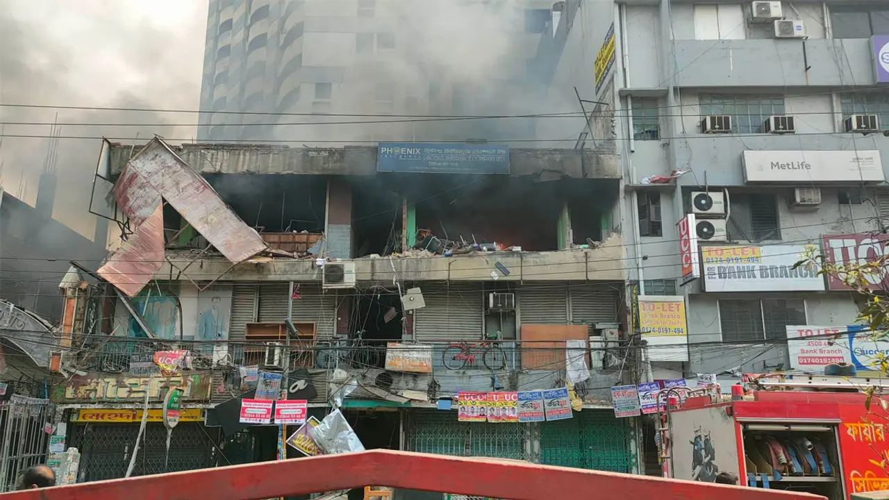সায়েন্সল্যাবে ভবনে বিস্ফোরণ, আহত কয়েকজন