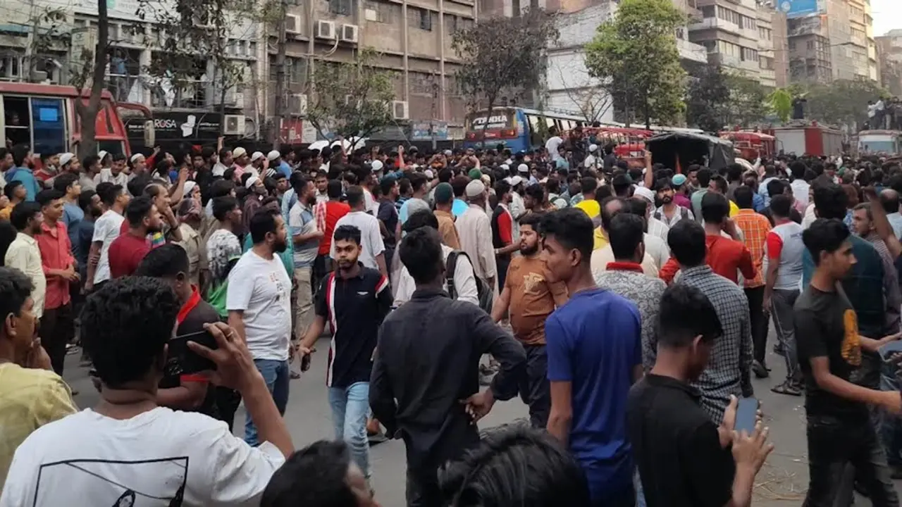 গুলিস্তানে বিস্ফোরণ : রাস্তায় তীব্র যানজট