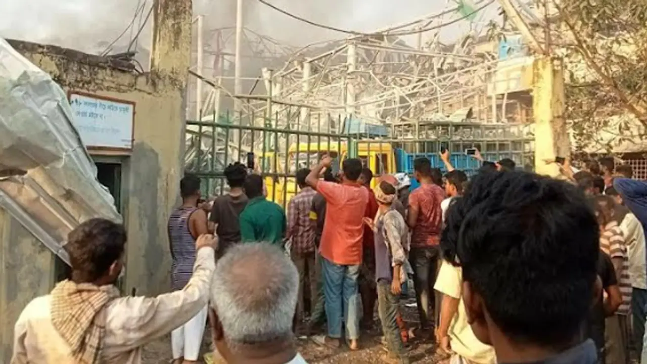 সীতাকুণ্ডে অক্সিজেন প্ল্যান্টে বিস্ফোরণে নিহত ২