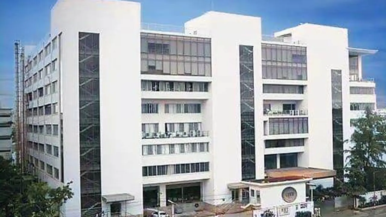 এনএইচটি ফ্যাশনস পেল প্লাটিনাম সনদ