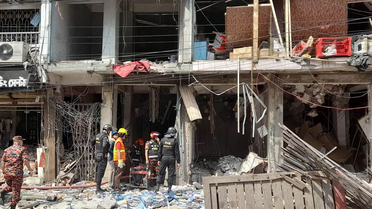 সিদ্দিক বাজারে বিস্ফোরণের ঘটনায় বংশাল থানায় আরেক মামলা