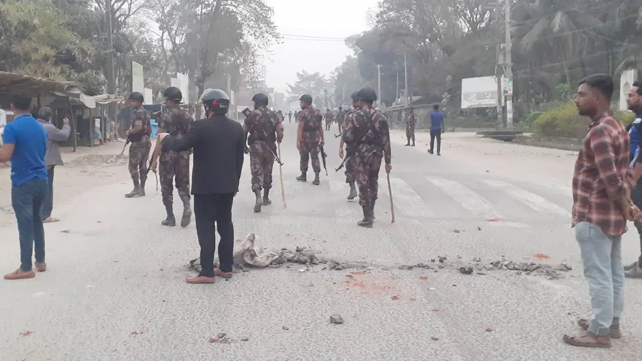 পঞ্চগড়ে পুলিশ-মুসল্লি সংঘর্ষ, বিজিবি মোতায়েন