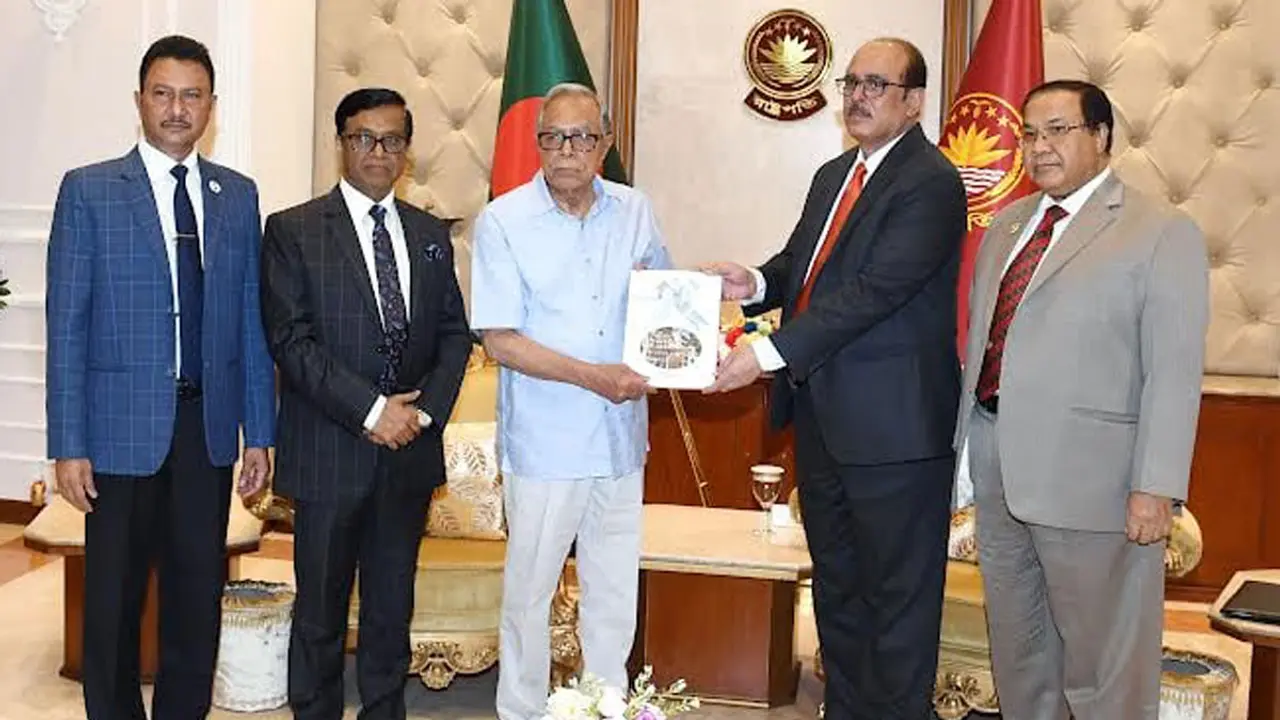 দুর্নীতি প্রতিরোধে দুদককে সর্বাত্মক প্রয়াস চালানোর নির্দেশ