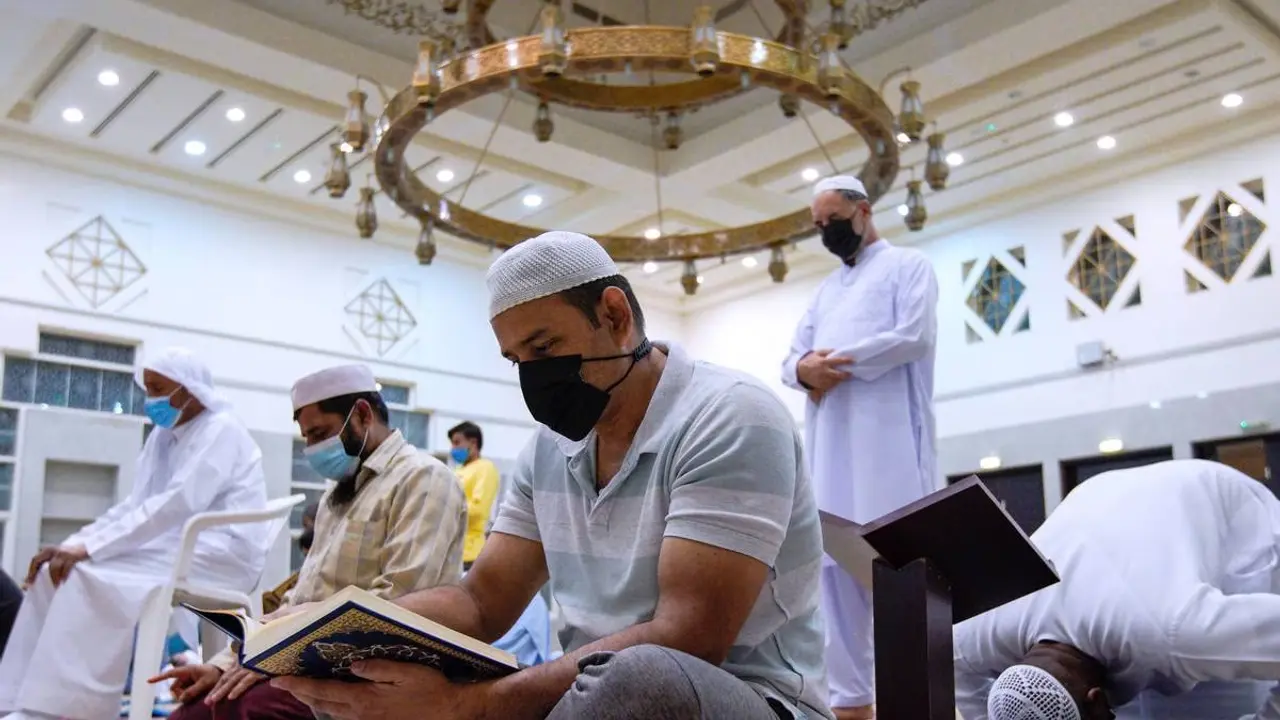 রোজা রেখে নামাজ না পড়লে যে ক্ষতি