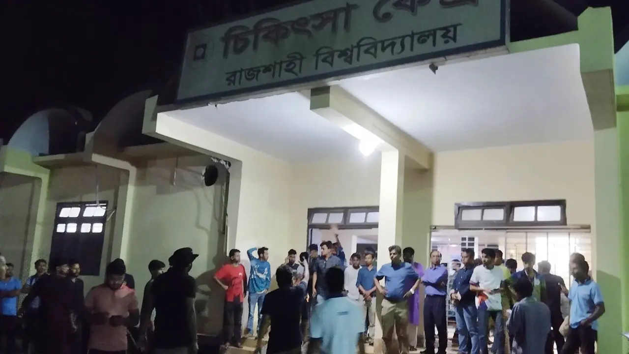 ক্যাম্পাসে ফিরেছেন শিক্ষার্থীরা, আহত দুই শতাধিক