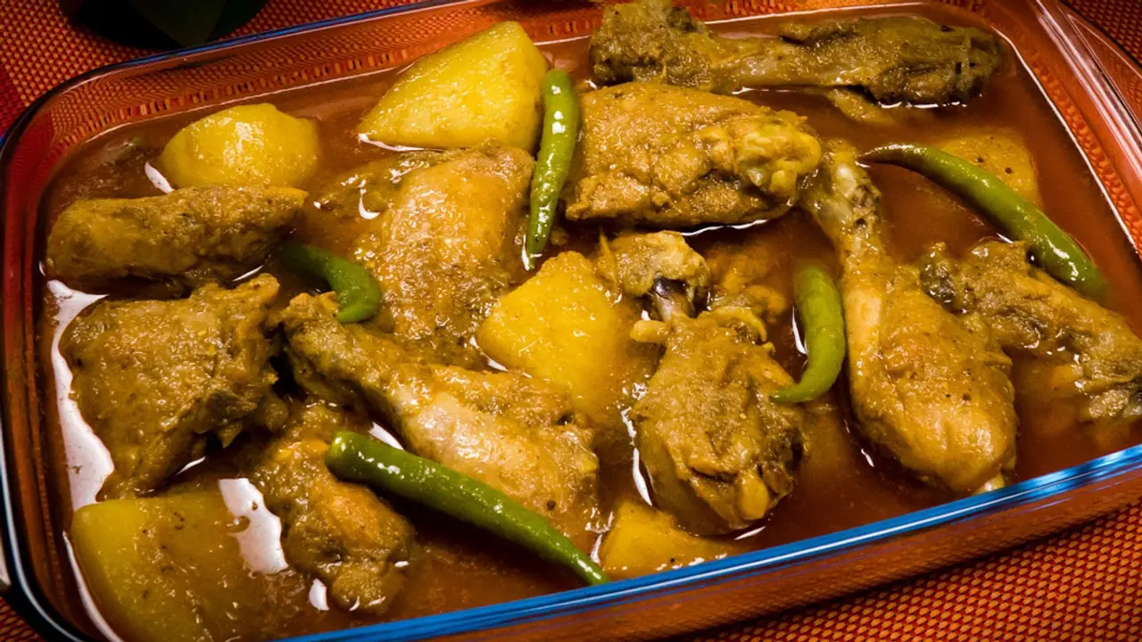 সাহরির জন্য আলু দিয়ে মুরগির মাংস রান্নার রেসিপি