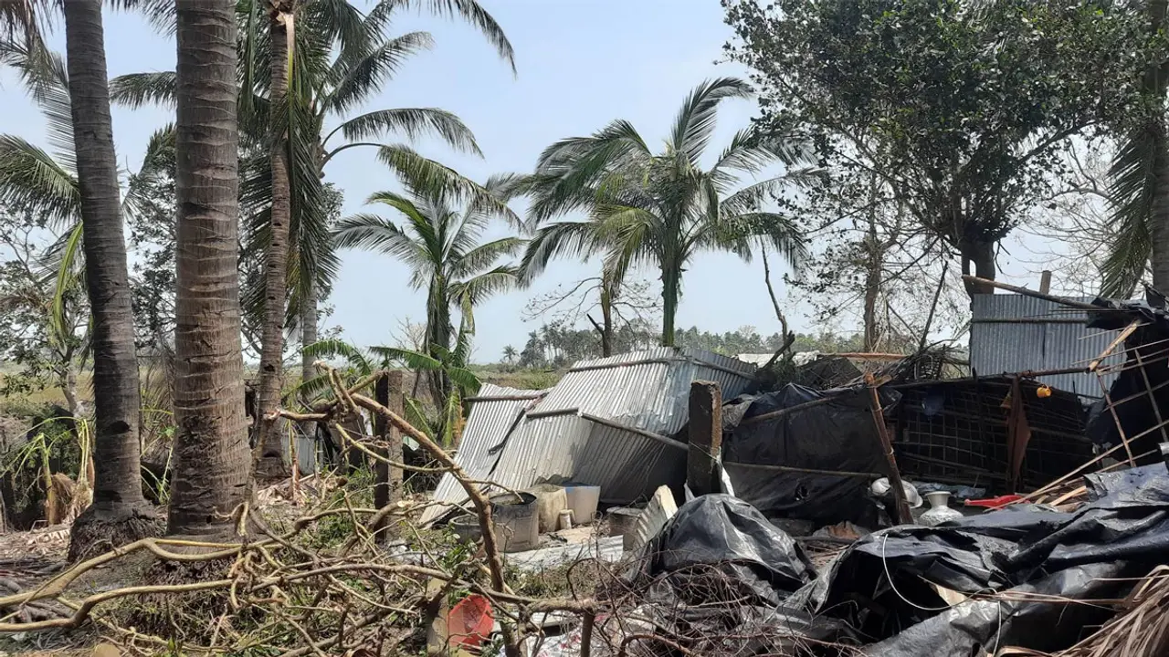 ‘সেন্টমার্টিনের যেখানে যাবেন সেখানেই মোখার আঘাতের চিহ্ন’