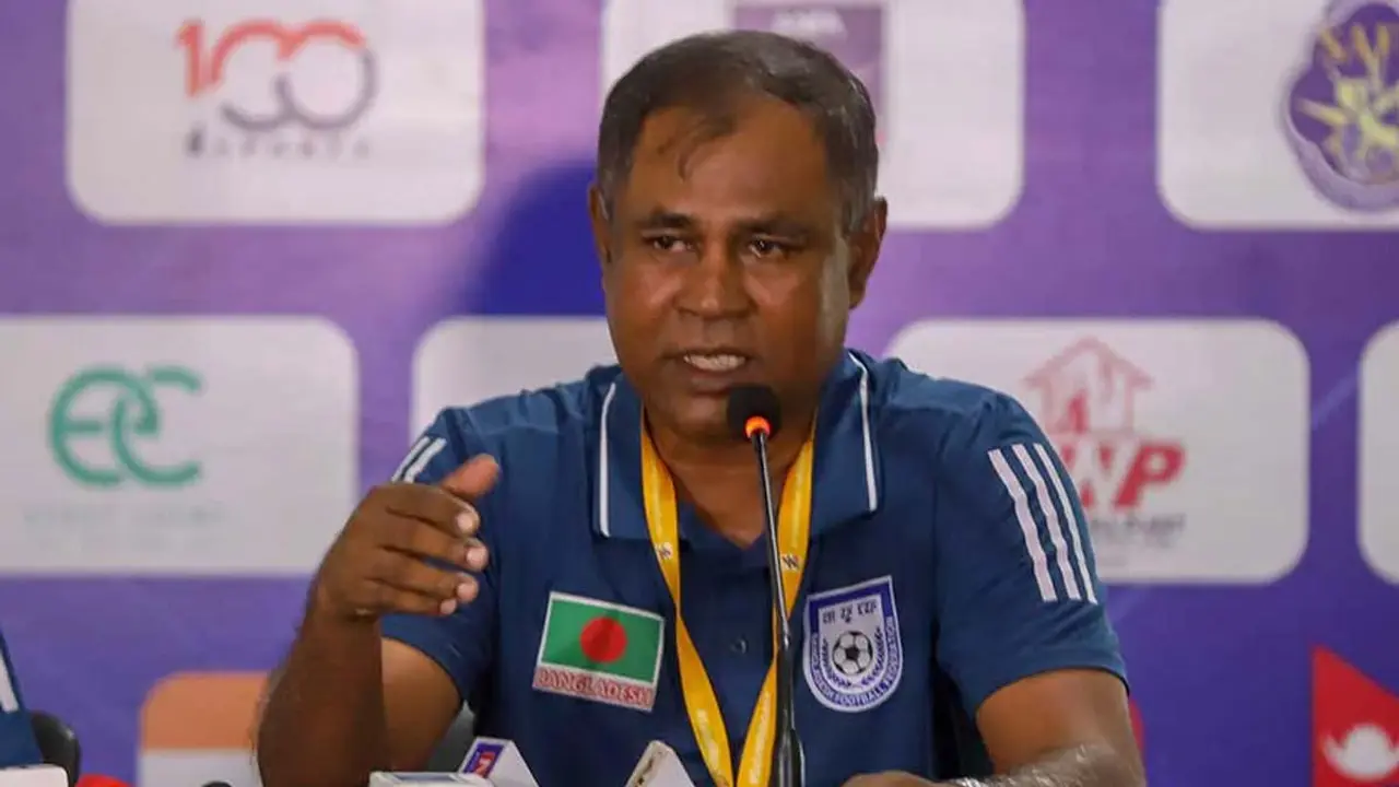 অসন্তোষ নিয়ে কোচের দায়িত্ব ছাড়ছেন ছোটন