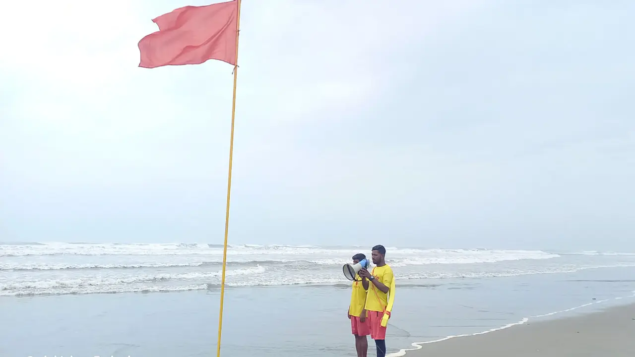 কক্সবাজারের সব হোটেল-মোটেল-রিসোর্ট আশ্রয়কেন্দ্র ঘোষণা