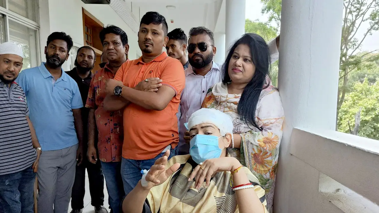 মাথায় ব্যান্ডেজ নিয়ে হাইকোর্টে নিপুণ রায় চৌধুরী