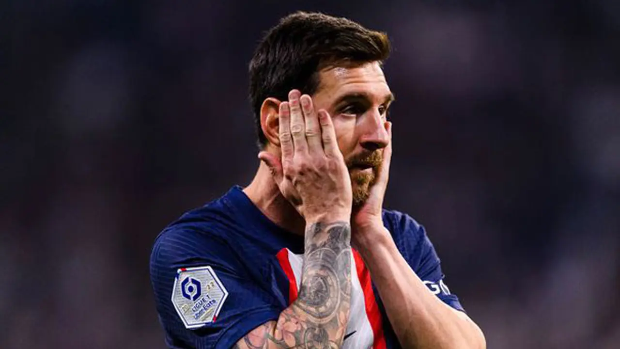 মেসিকে নিষেধাজ্ঞা দিলো পিএসজি