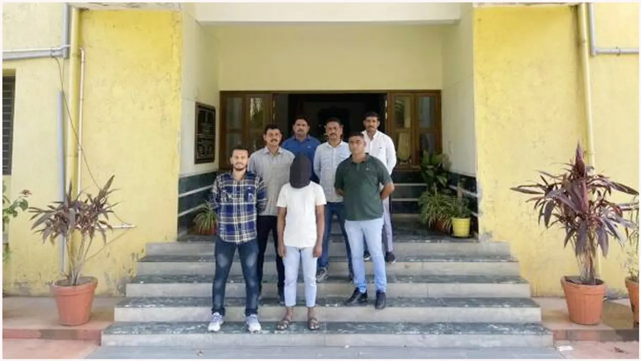 আল-কায়েদার সাথে জড়িত সন্দেহে গুজরাটে ৪ বাংলাদেশি গ্রেপ্তার