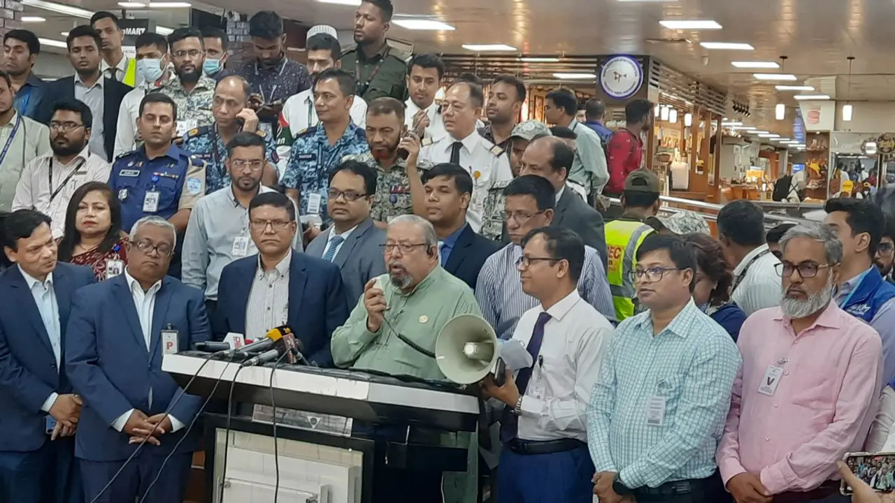 সুদান-ফেরত প্রবাসীদের পুনর্বাসনের আশ্বাস দিলেন মন্ত্রী