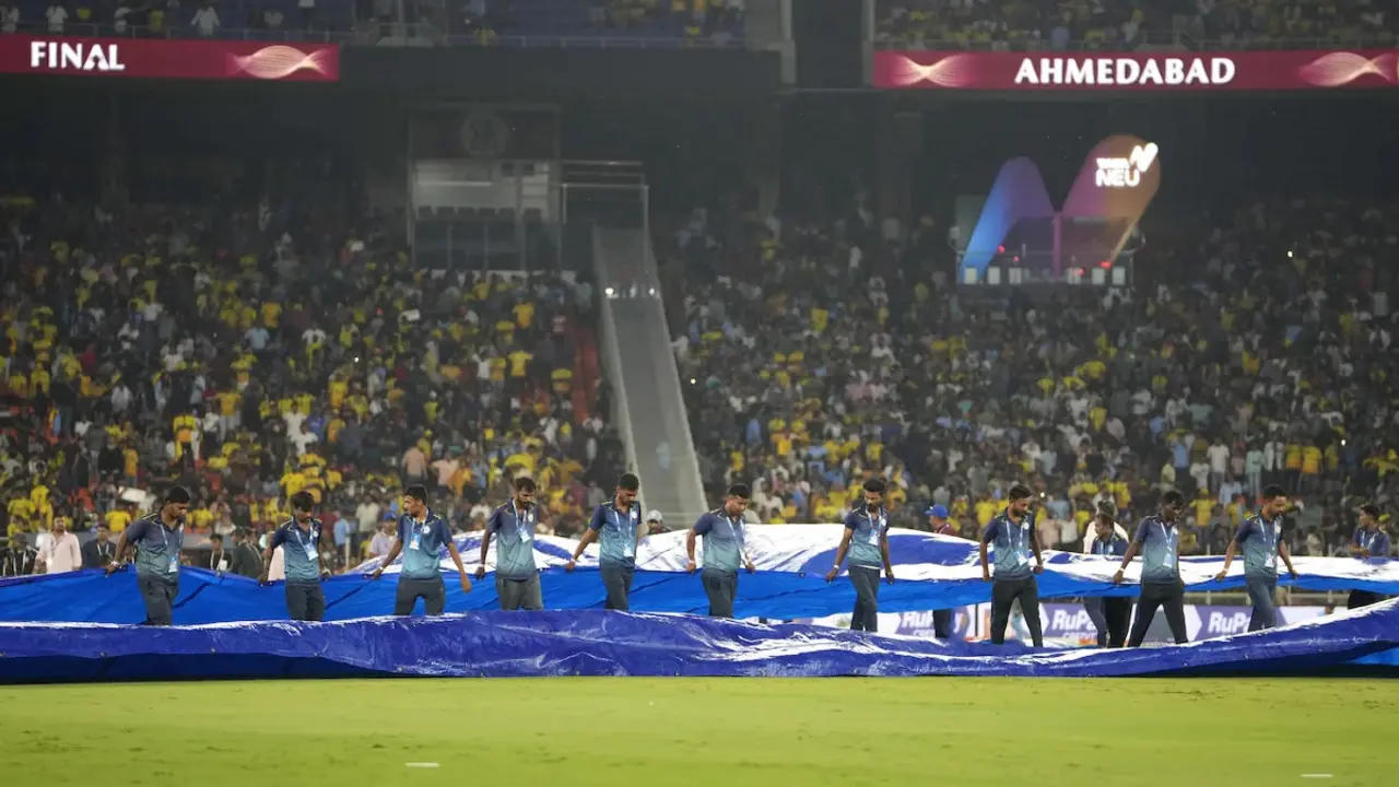 সুদর্শন ঝড়ের পর ফাইনালে বৃষ্টির হানা