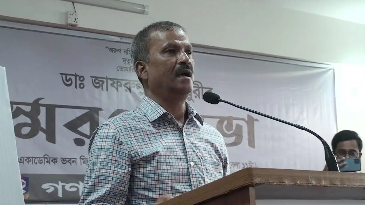 জাফরুল্লাহ চৌধুরী তীব্রভাবে বেঁচে আছেন : আসিফ নজরুল