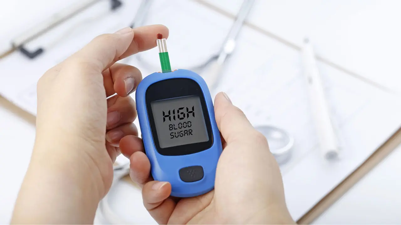 Blood Sugar : হঠাৎ সুগার লেভেল বেড়ে যাওয়ার কারণ কী?