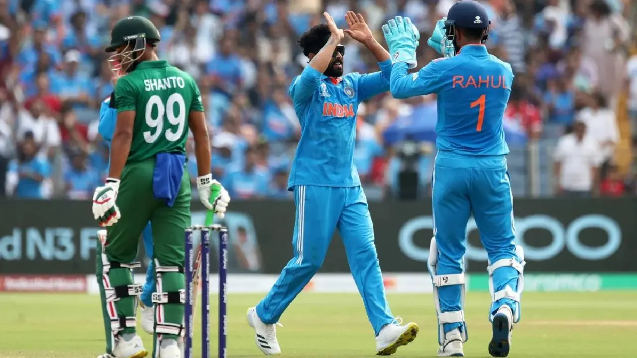 ভারতের পা সেমিতে, বাংলাদেশের বাড়িতে 