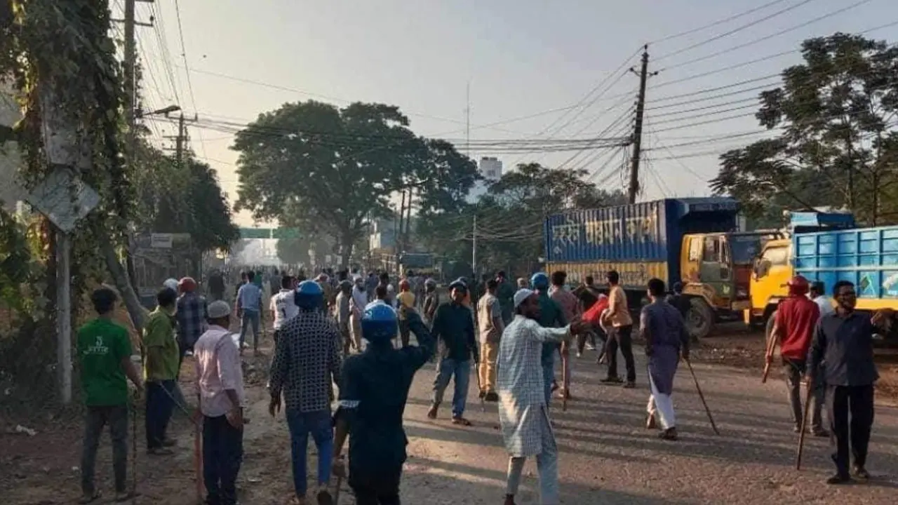 কিশোরগঞ্জে সংঘর্ষ : পুলিশের ৩ মামলায় আসামি ১৬০০