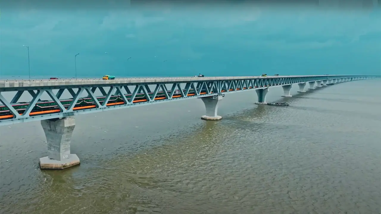পদ্মা সেতু হয়ে রাজশাহী ও খুলনা থেকে ঢাকায় আসবে ২ ট্রেন