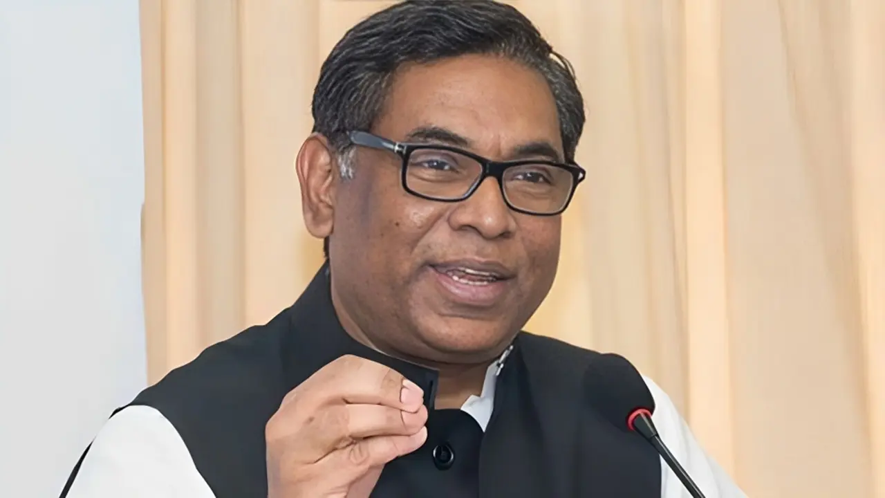 টেকসই যোগাযোগের জন্য নদী রক্ষার বিকল্প নেই : নসরুল হামিদ