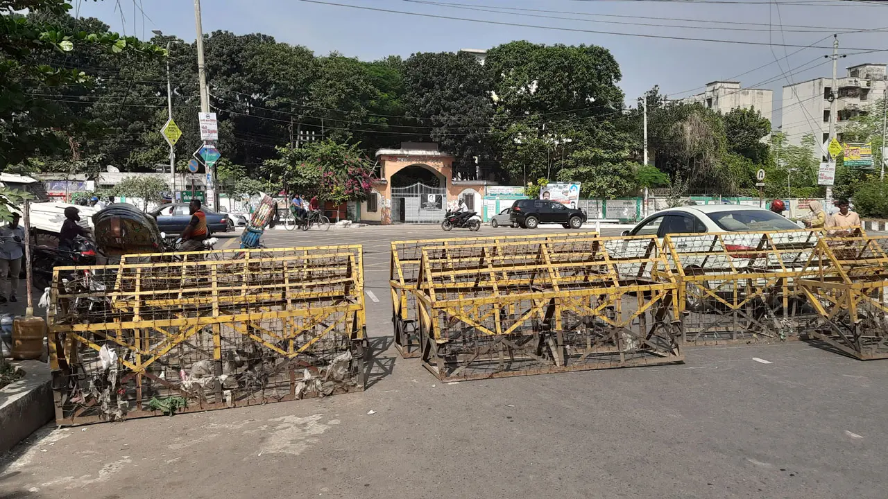 নির্বাচন ভবনের তিন পাশের সড়কে যান চলাচল সীমিত