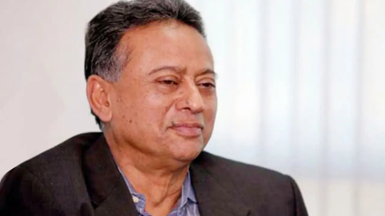 এবার আমীর খসরু গ্রেপ্তার 