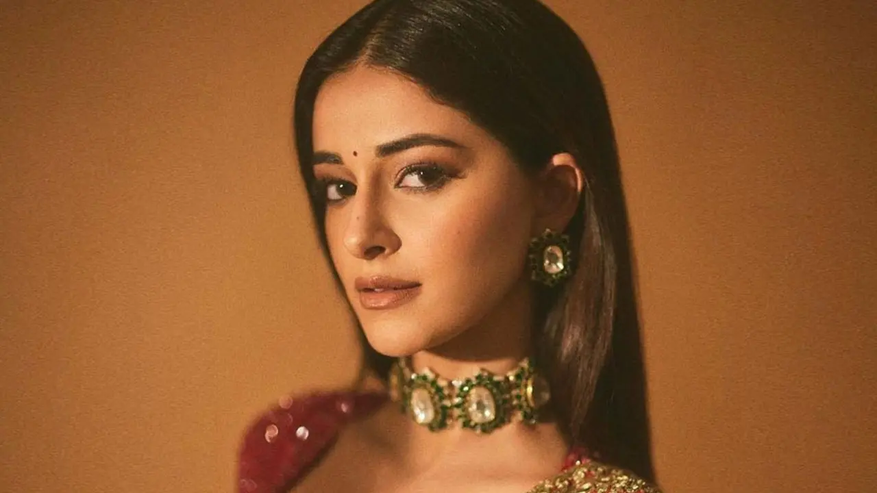 আদিত্যের সঙ্গে প্রেমের গুঞ্জন, এবার সুখবর দিলেন অনন্যা পাণ্ডে 