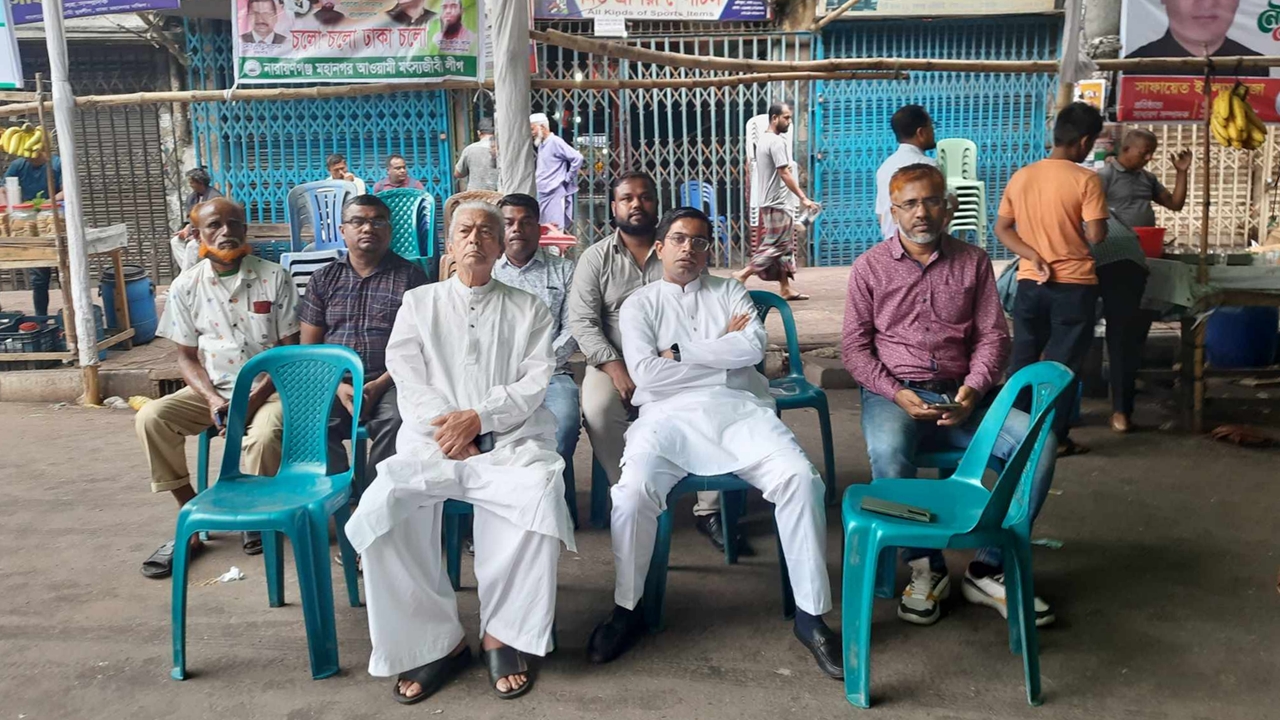 রাতভর আ.লীগের কেন্দ্রীয় কার্যালয় পাহারা দিলেন দুই নেতা