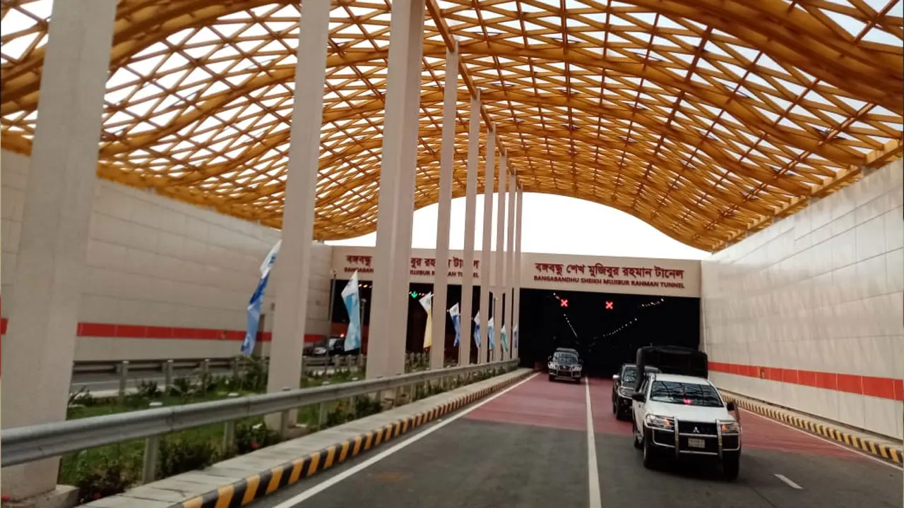 বঙ্গবন্ধু টানেলে ৩০ দিনে আয় ৪ কোটি, গাড়ি পারাপার পৌনে ২ লাখ