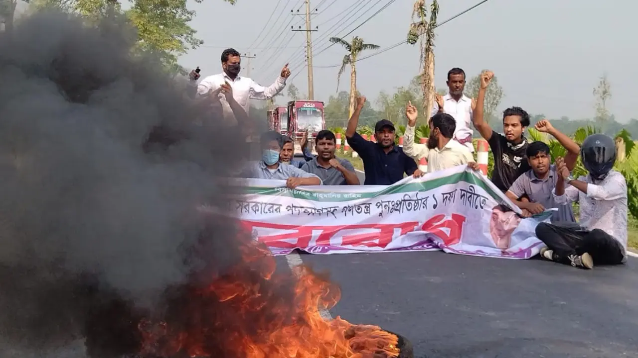 একদিন বিরতি দিয়ে বৃহস্পতিবার পর্যন্ত অবরোধ চালিয়ে যাবে বিএনপি