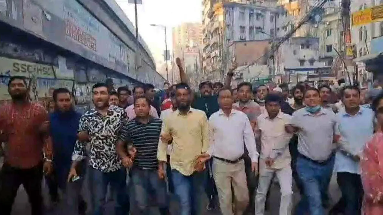 অবরোধ সফলে রাজধানীতে বিএনপির ঝটিকা মিছিল