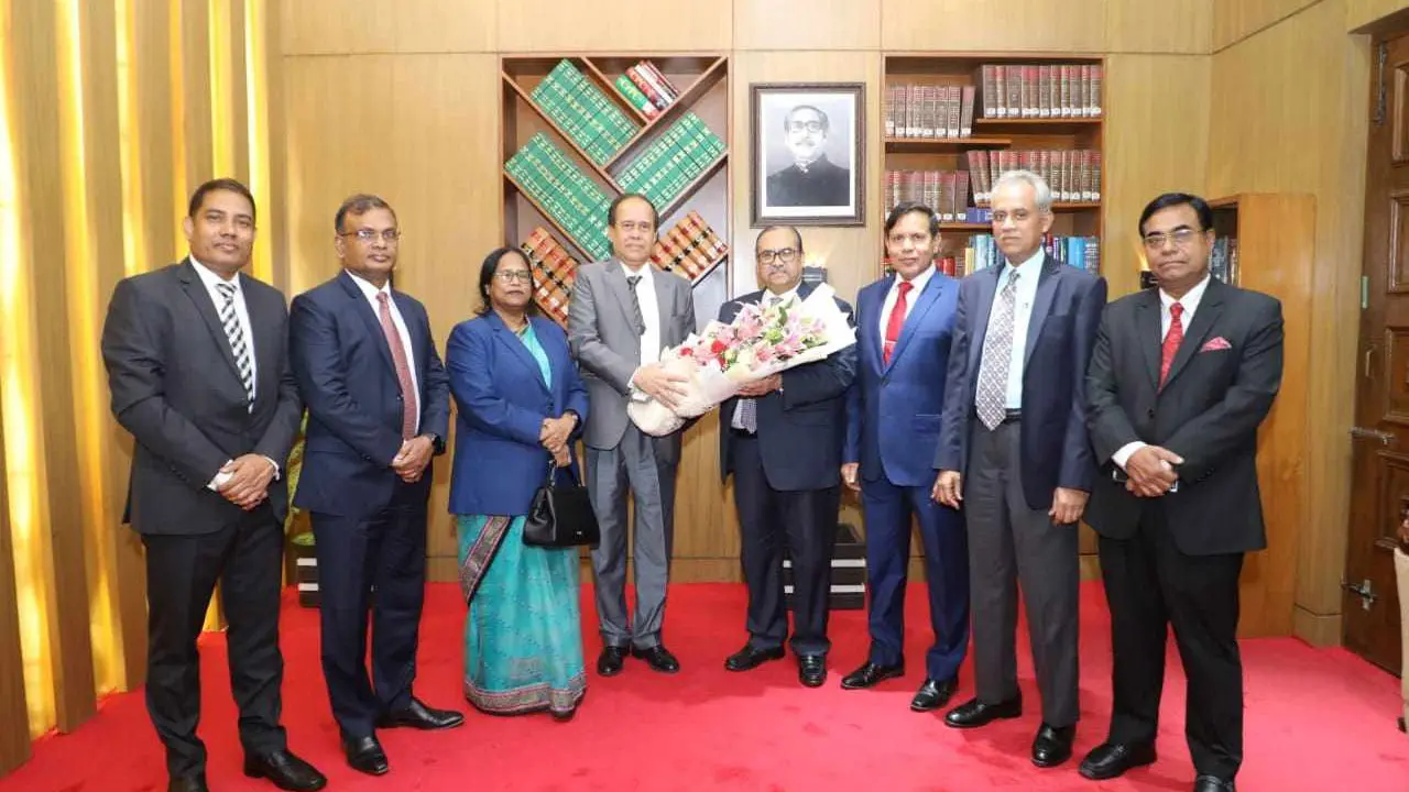 নির্বাচনে ম্যাজিস্ট্রেসি দায়িত্ব পালনে ৩০০ বিচারক চান সিইসি