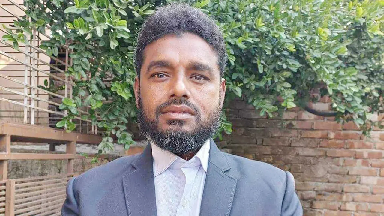ইউপি চেয়ারম্যানকে কুপিয়ে জখম