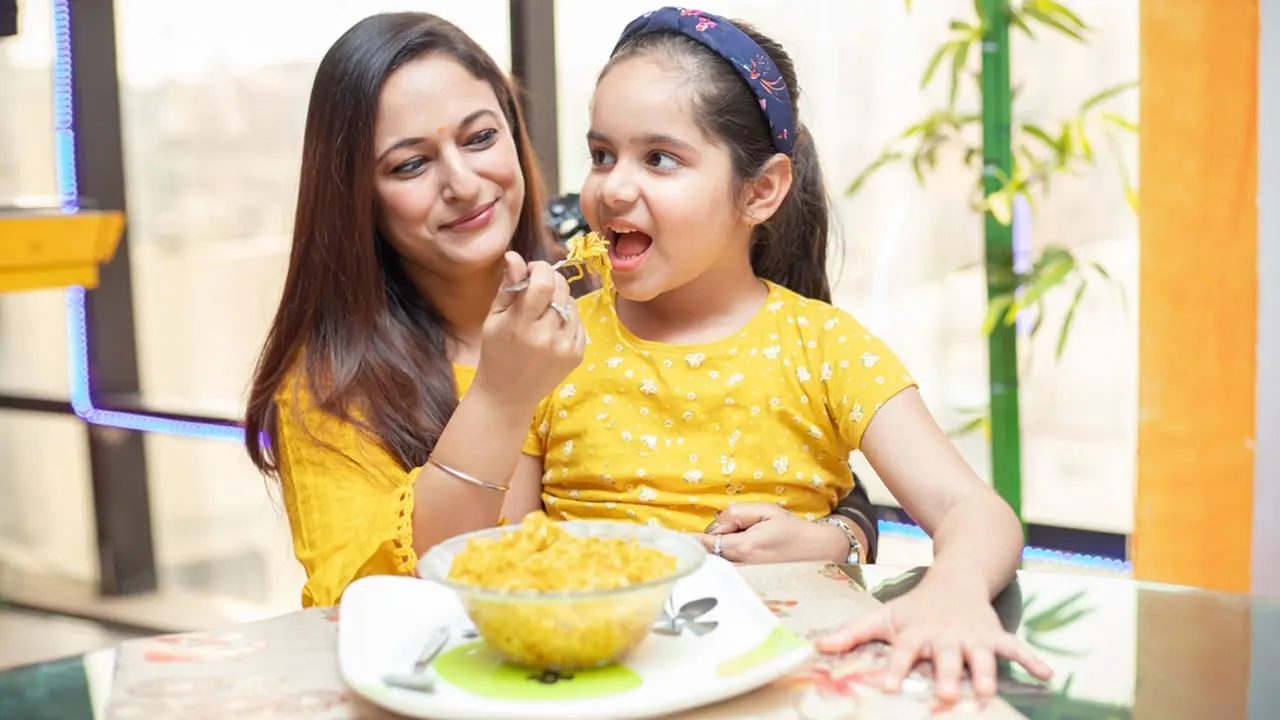 শিশুর বেছে বেছে খাবার খাওয়ার অভ্যাস দূর করবেন যেভাবে