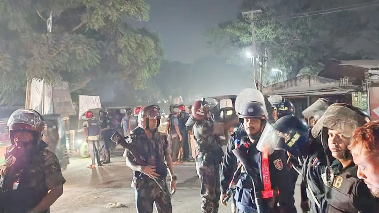 ককটেল বিস্ফোরণের পর বিএনপি নেতার অফিস ভাঙচুর
