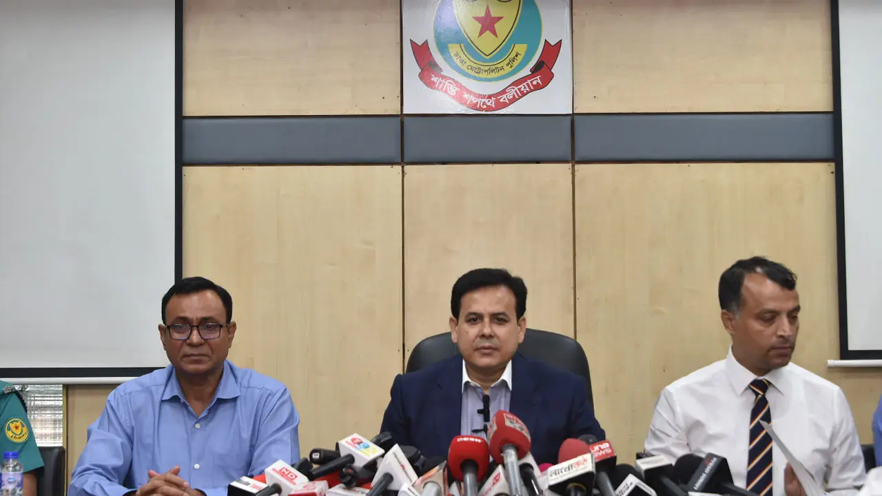 ছাত্রদল নেতার নেতৃত্বে বাসে আগুন, প্রতি ঘটনায় দেওয়া হতো বোনাস