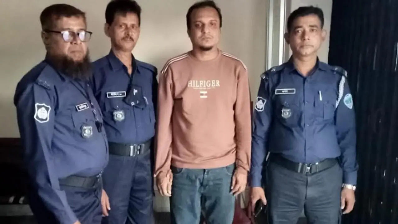 রাজধানীতে পুলিশকে পিটিয়ে হত্যা, চট্টগ্রামে যুবদল নেতা গ্রেপ্তার