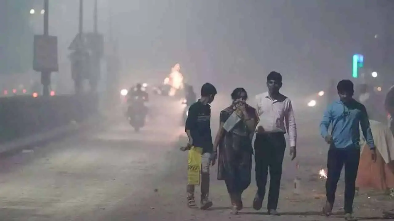 দীপাবলীর পর বিশ্বের শীর্ষ ১০ দূষিত শহরের তালিকায় ভারতের ৩ শহর