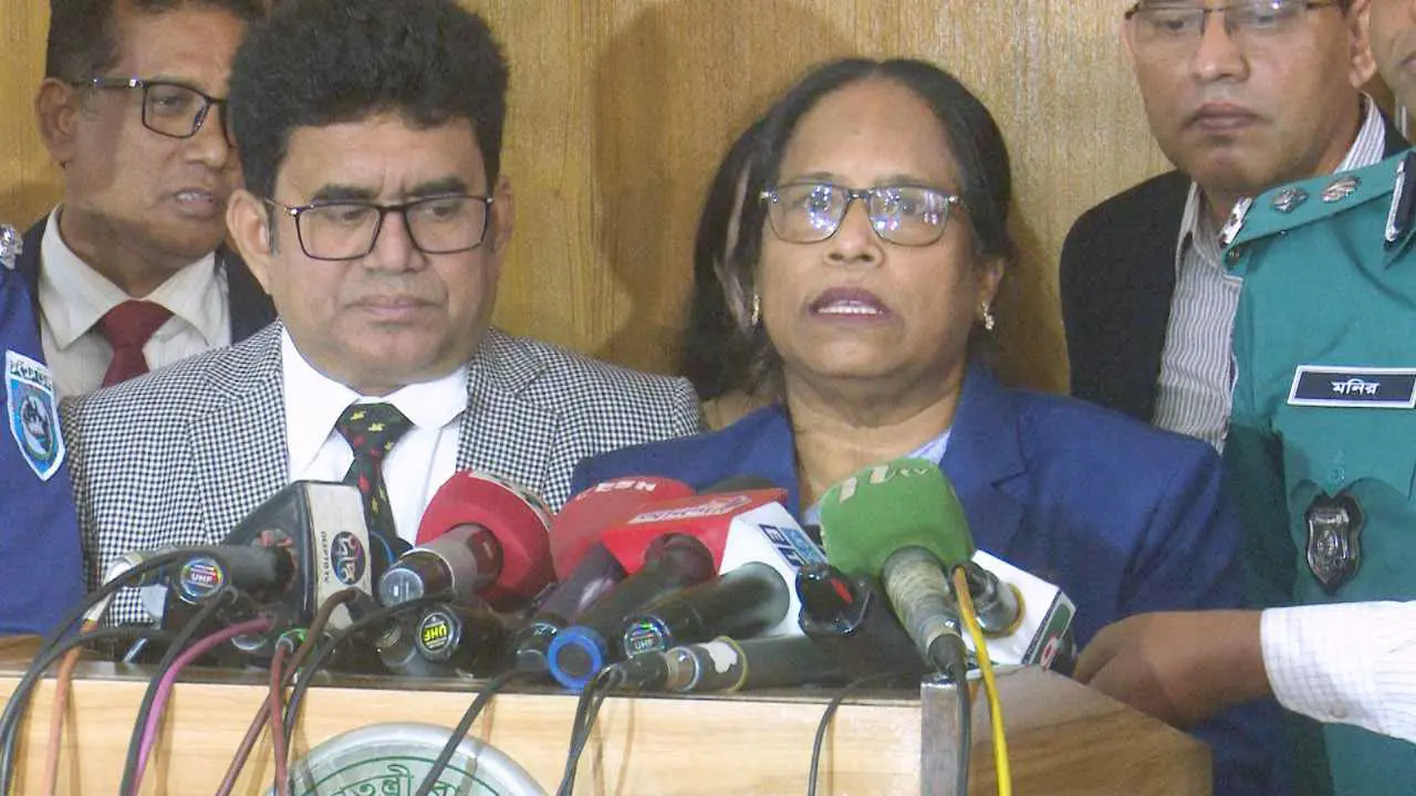 ভোটের তারিখ পেছানোর সম্ভাবনা নেই : রংপুরে ইসি রাশেদা 