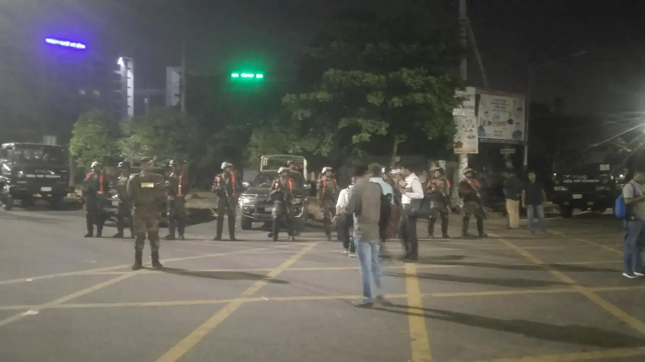 কঠোর নিরাপত্তায় ইসি ভবন, সরানো হলো সাধারণ মানুষও