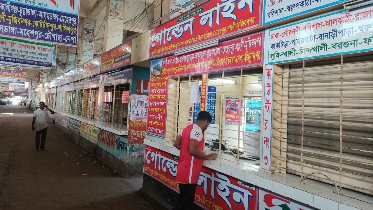 যাত্রীশূন্য গাবতলী, চলছে না দূরপাল্লার বাস