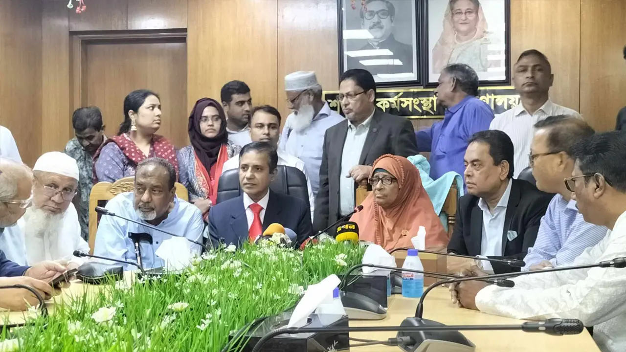 পোশাক শ্রমিকদের নতুন মজুরি ডিসেম্বর থেকে কার্যকর 