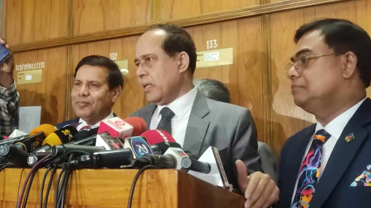 নির্ধারিত সময়ে নির্বাচন করতে আমরা বাধ্য : সিইসি