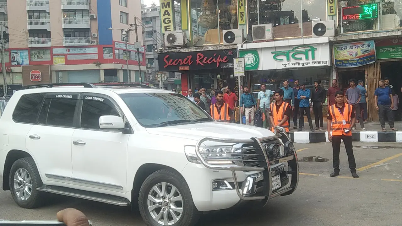 স্মার্ট পার্কিংয়ে প্রথমেই রাখা হলো স্বরাষ্ট্রমন্ত্রীর গাড়ি